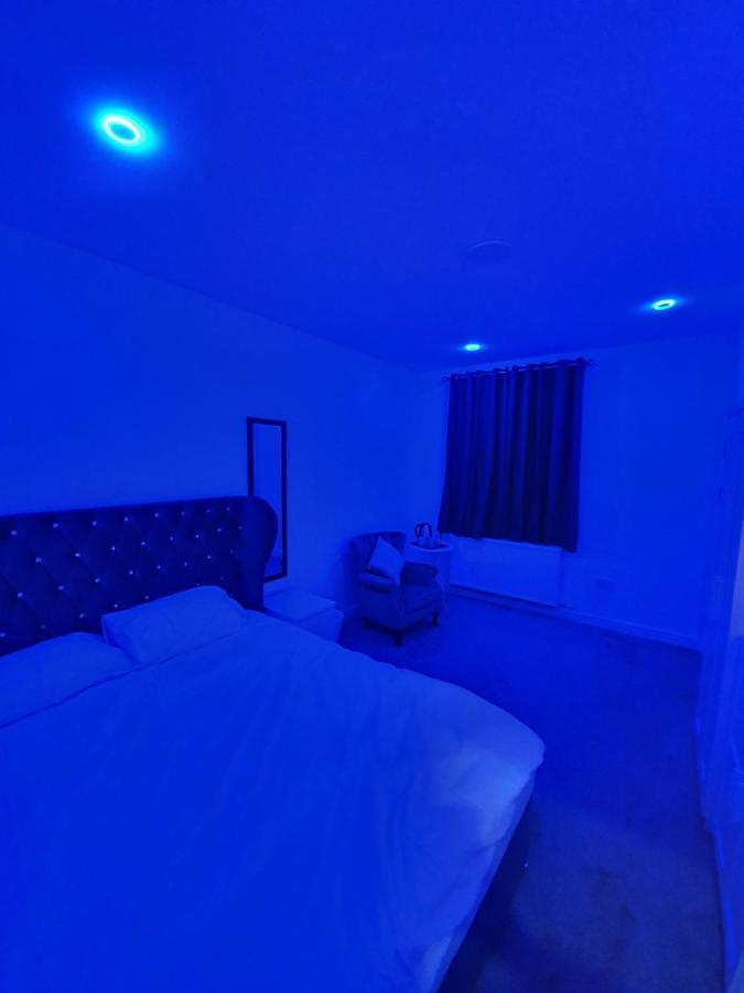 Beautiful Rooms Shaw St And Pine St Bury  Exteriér fotografie
