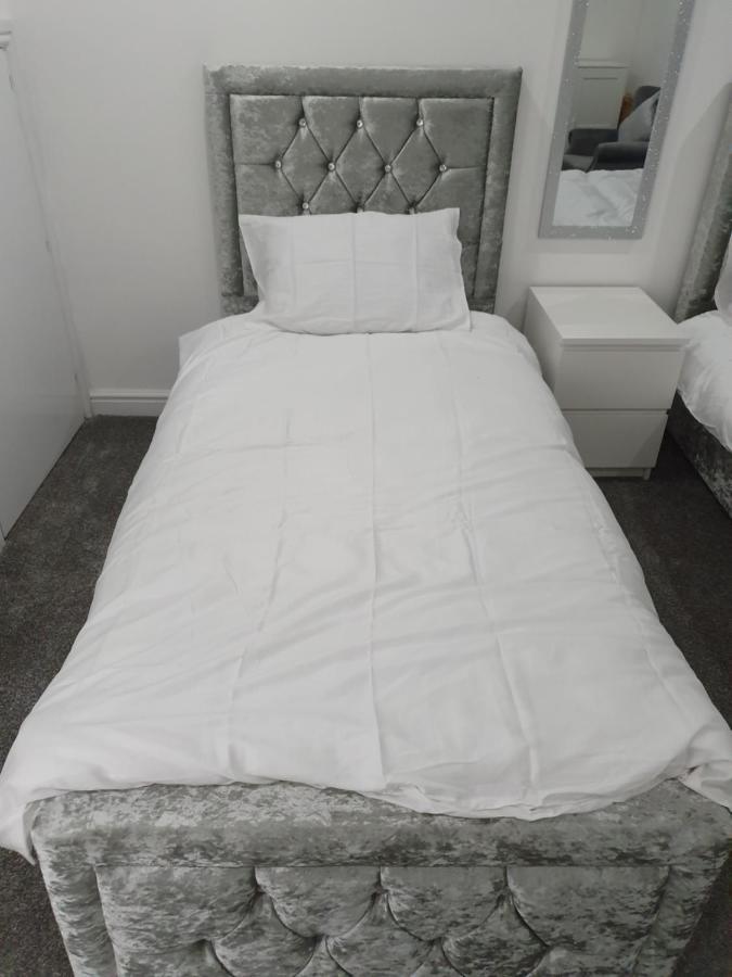 Beautiful Rooms Shaw St And Pine St Bury  Exteriér fotografie