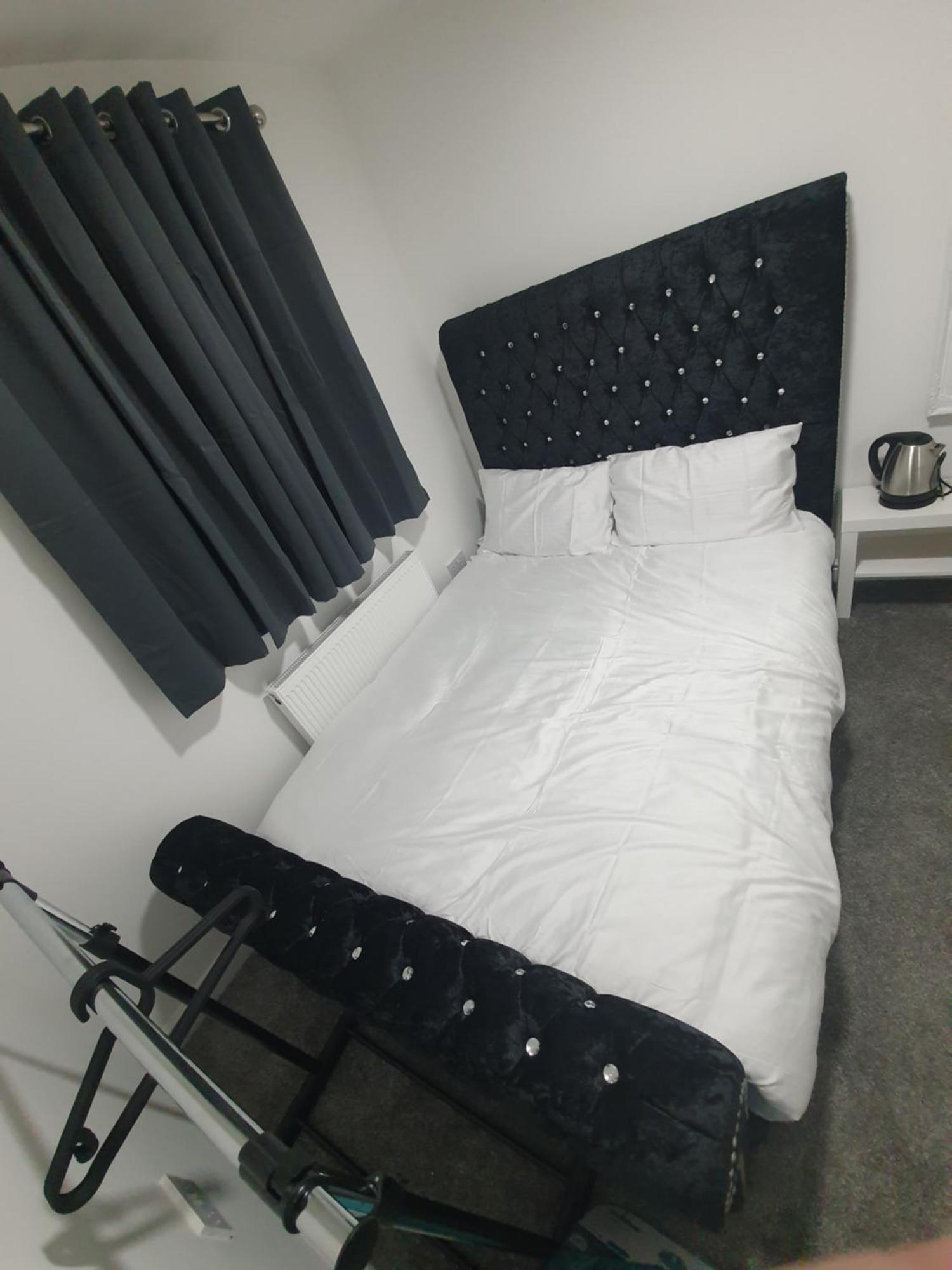 Beautiful Rooms Shaw St And Pine St Bury  Exteriér fotografie