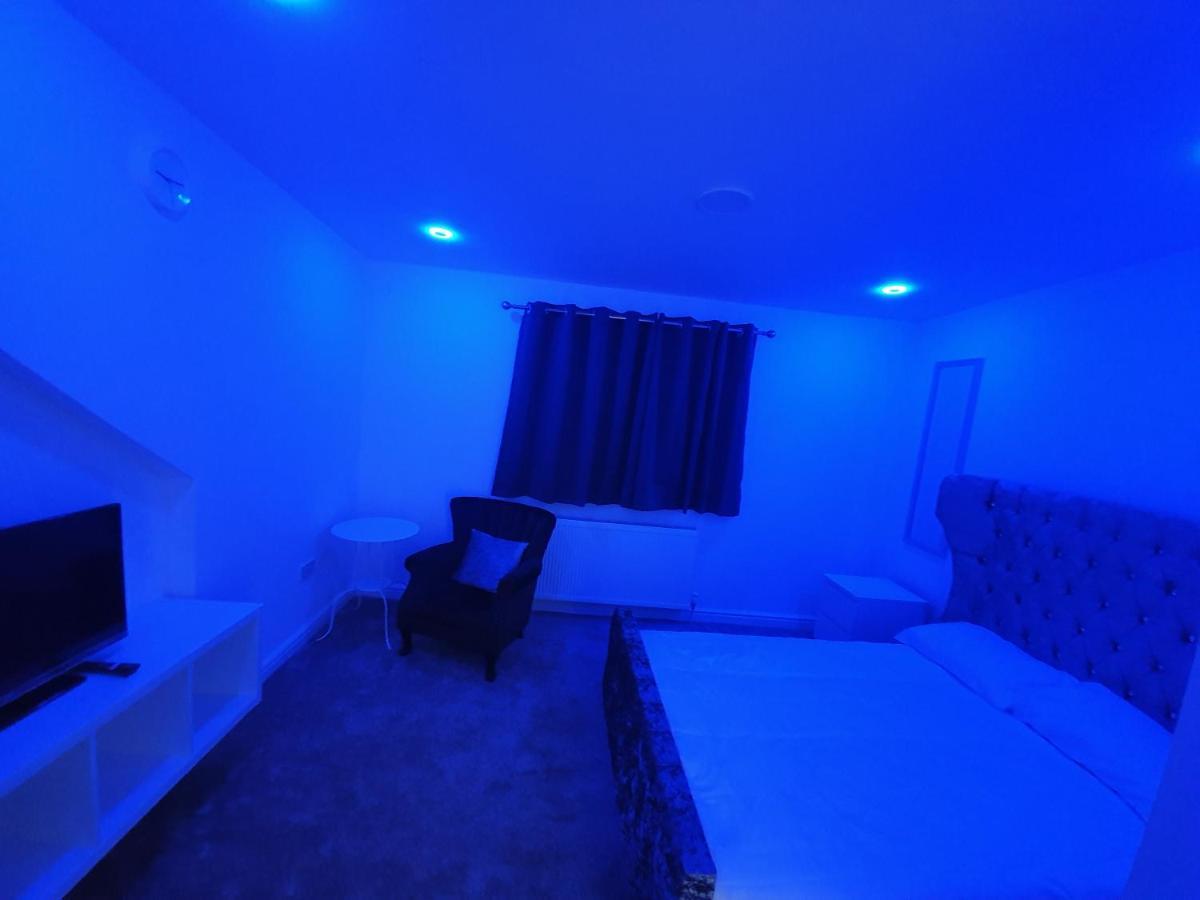 Beautiful Rooms Shaw St And Pine St Bury  Exteriér fotografie